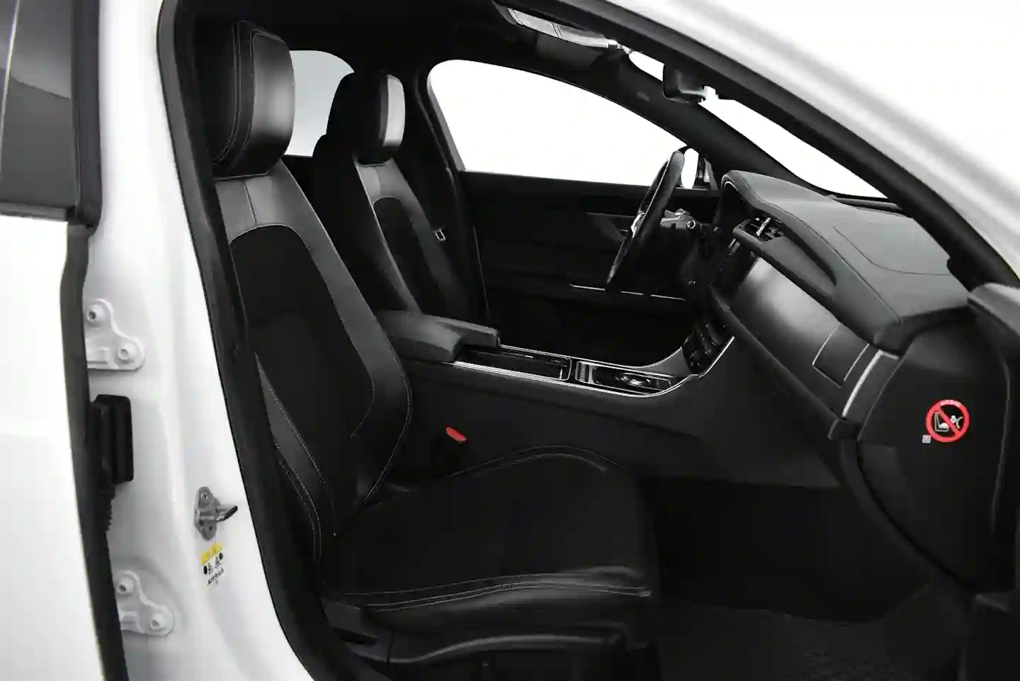 Car Image - zpeCQaUJgUALKnE1hkR5N