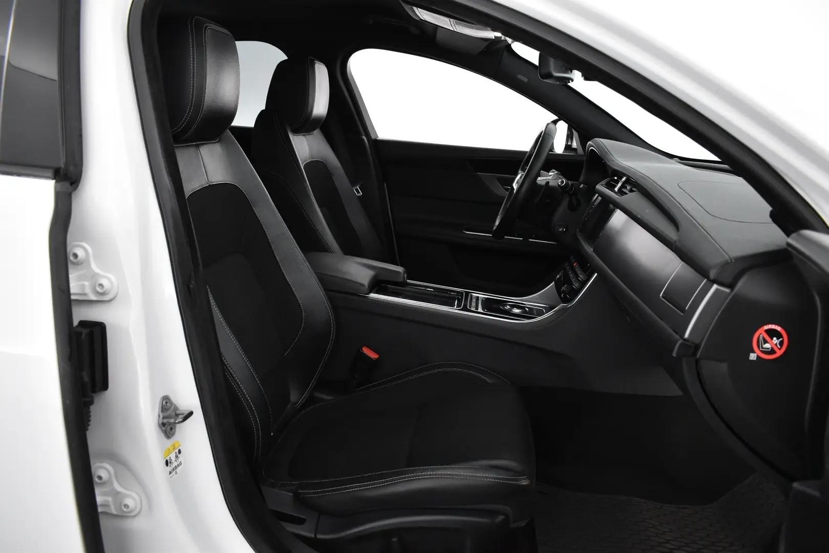 Car Image - zpeCQaUJgUALKnE1hkR5N