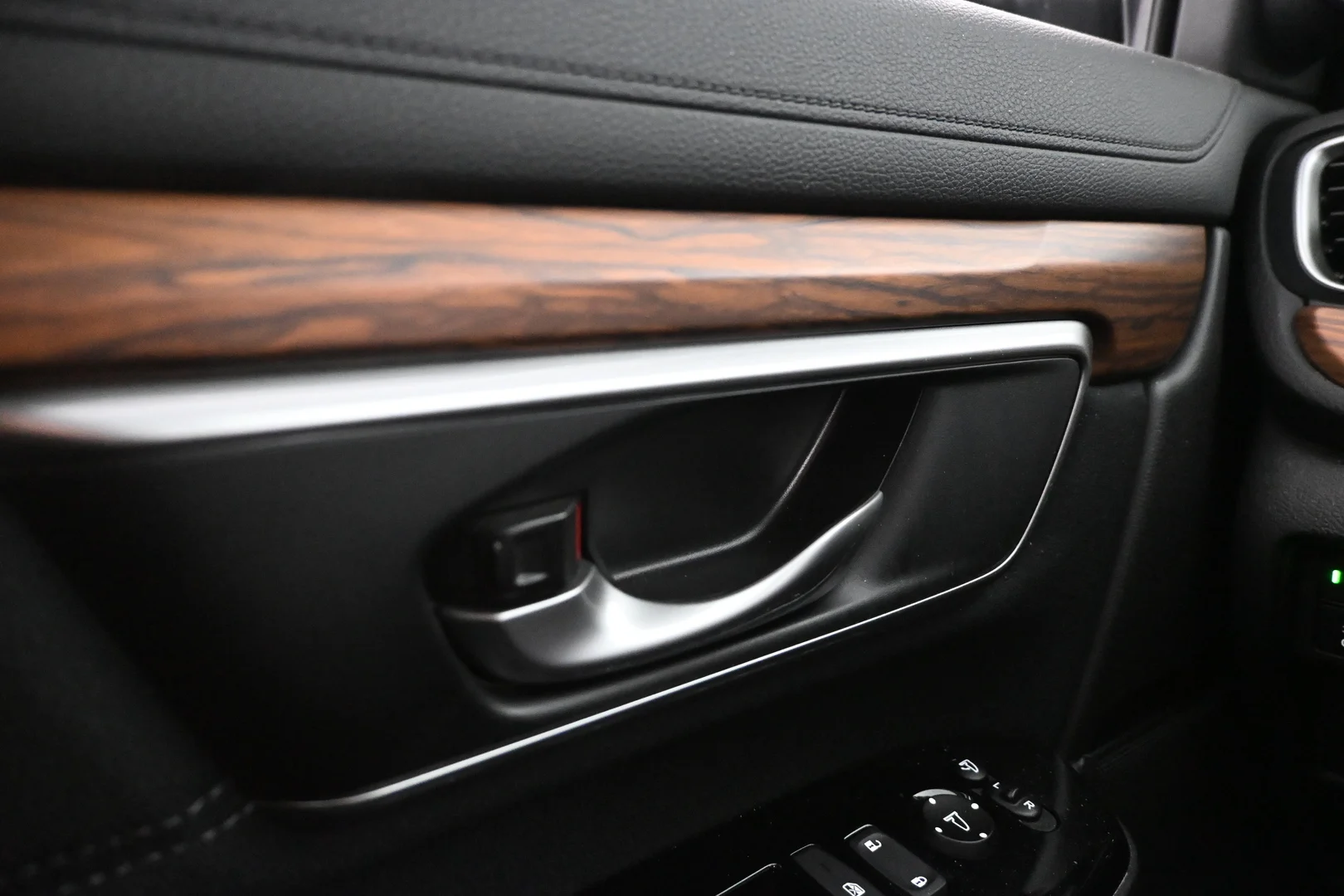 Car Image - 4B2s942IgktWgNc782bD7X