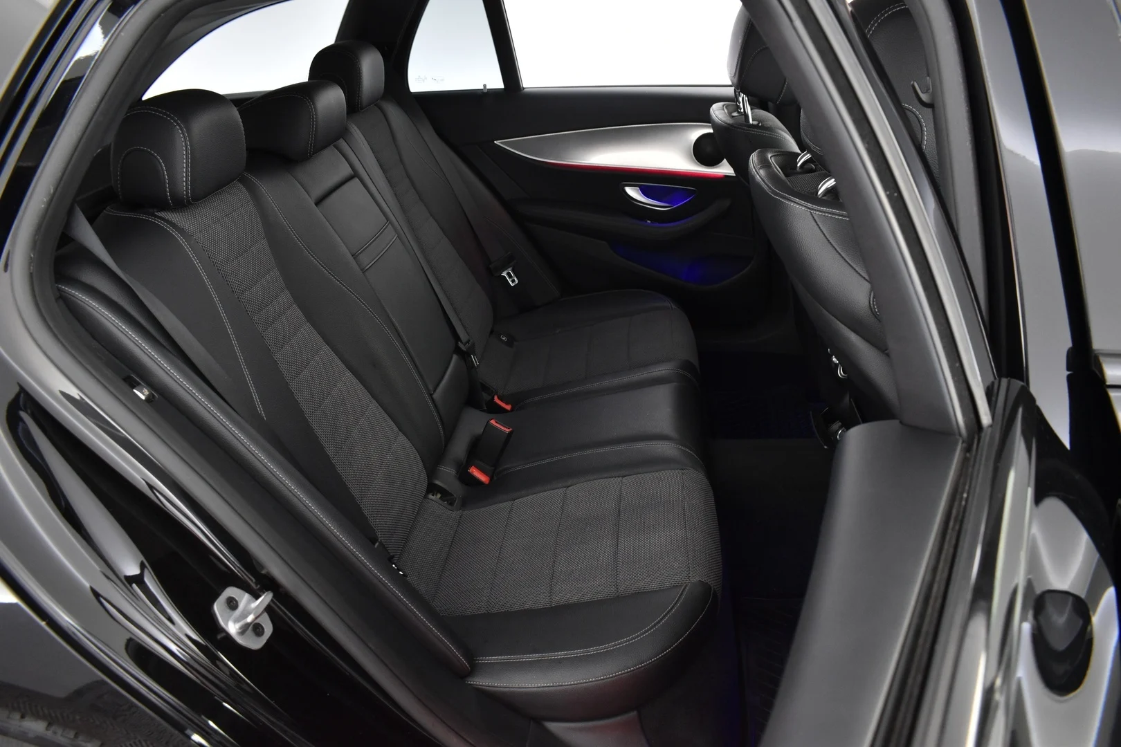 Car Image - 3pQMCvzhmnQKWbDeKbeoNL