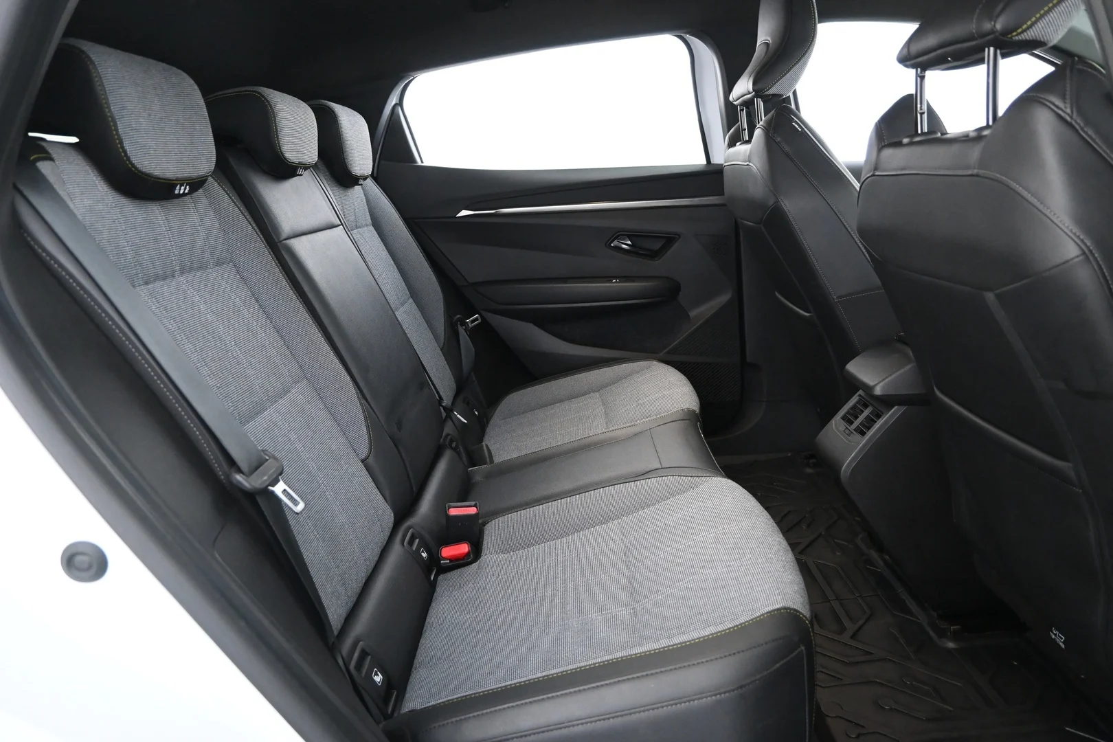 Car Image - 1HHie3htPTBFBfEC4s4IZc