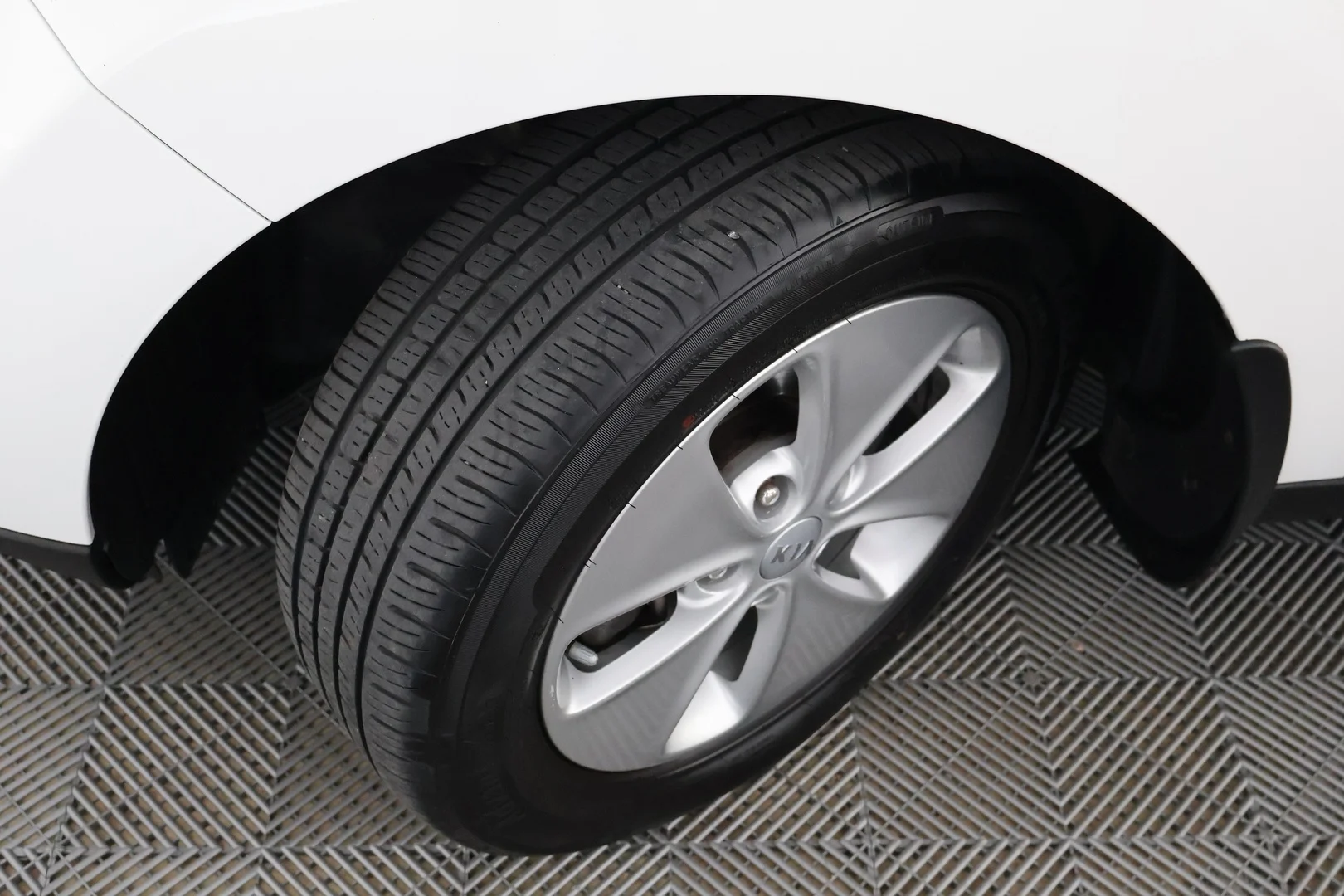 Car Image - 4XSCtgmBlP2dnWcYmWnt0b