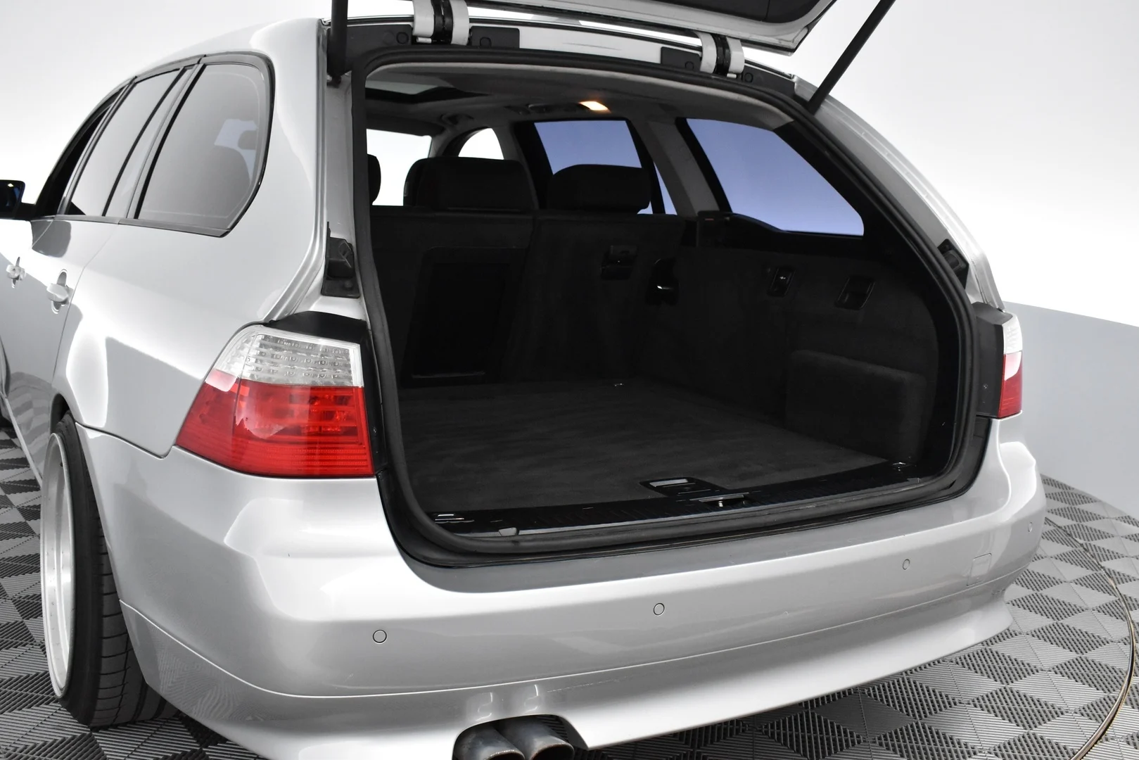 Car Image - CZwZbhWu80bQkEg6uqHlo