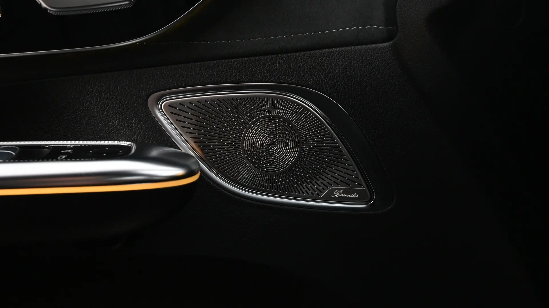 Car Image - 6LXVVvOFPMsFHuaruzLgP4