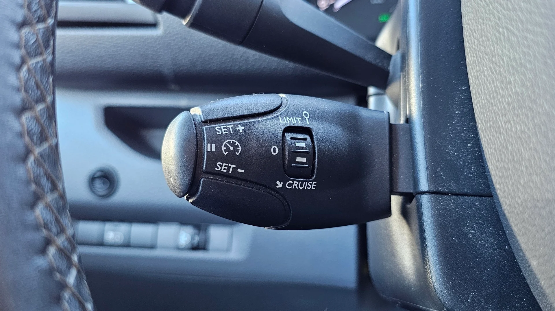 Car Image - 3sFyvnELfzrCNMdR7gFdZD