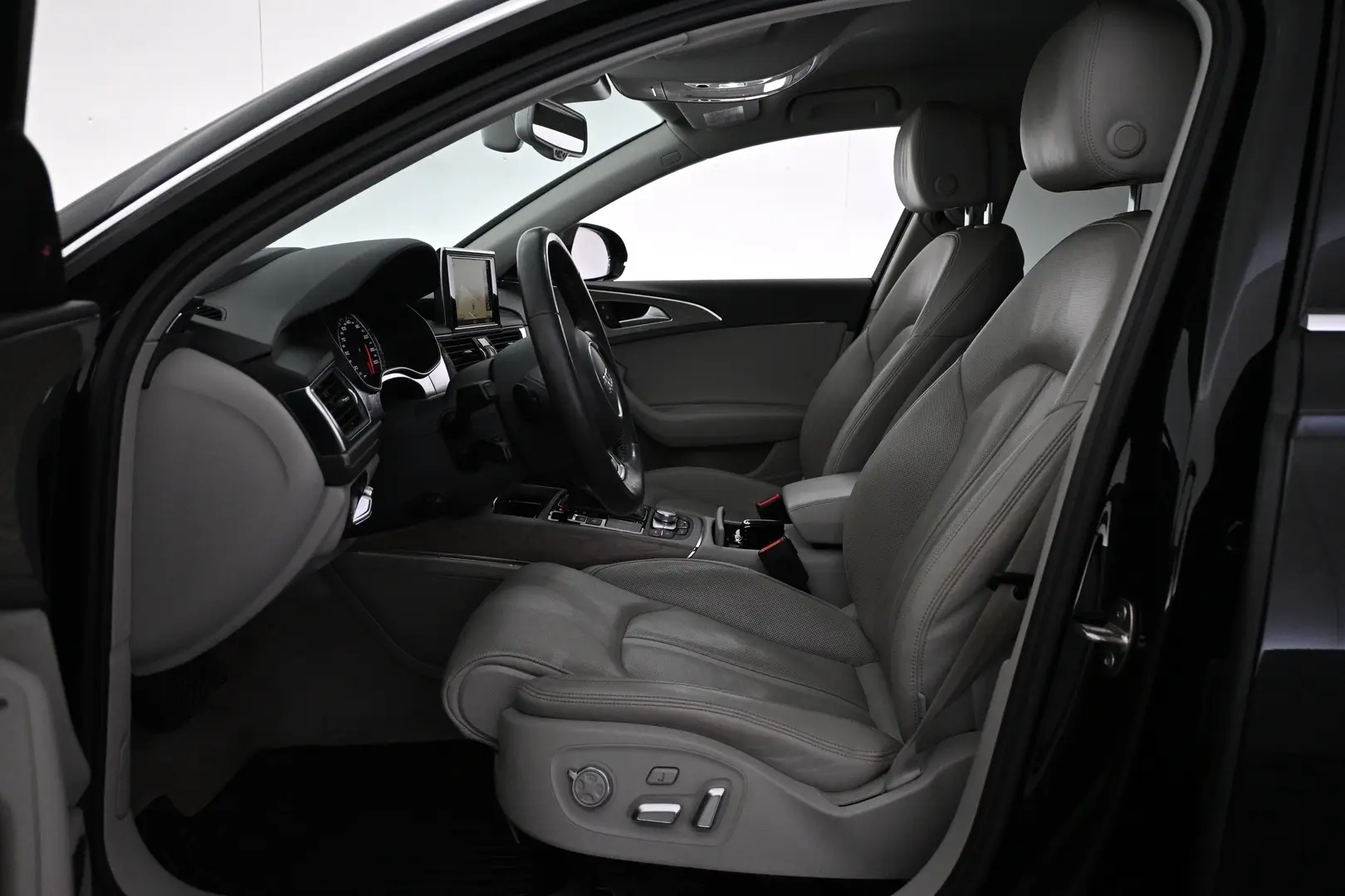 Car Image - 1eYW5kxckmklJyTMjnxpD7