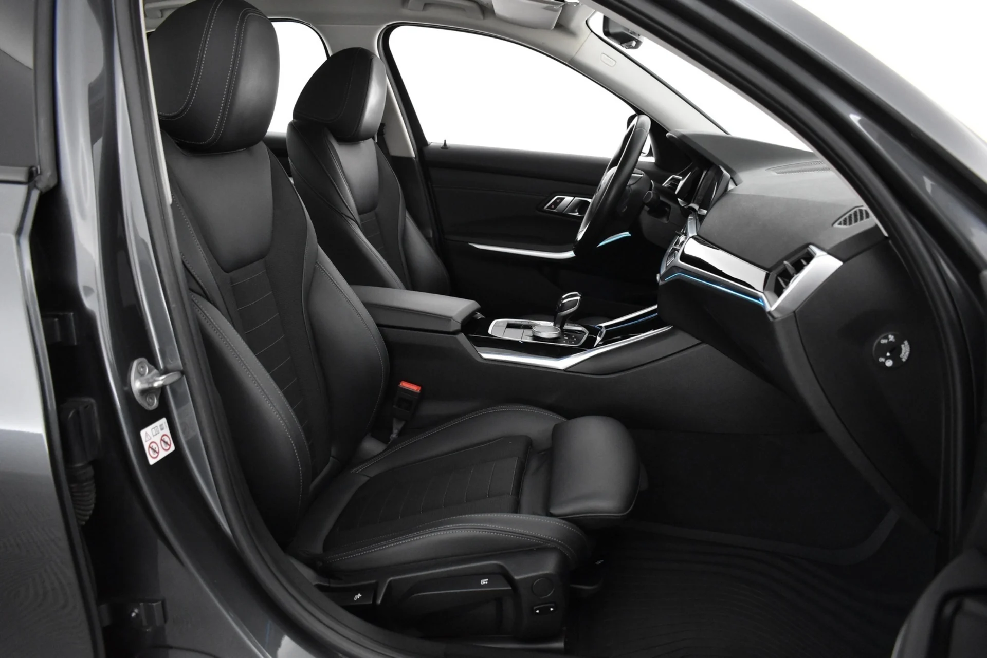 Car Image - 56ZGizKLMjT8kW42Zt5qYj