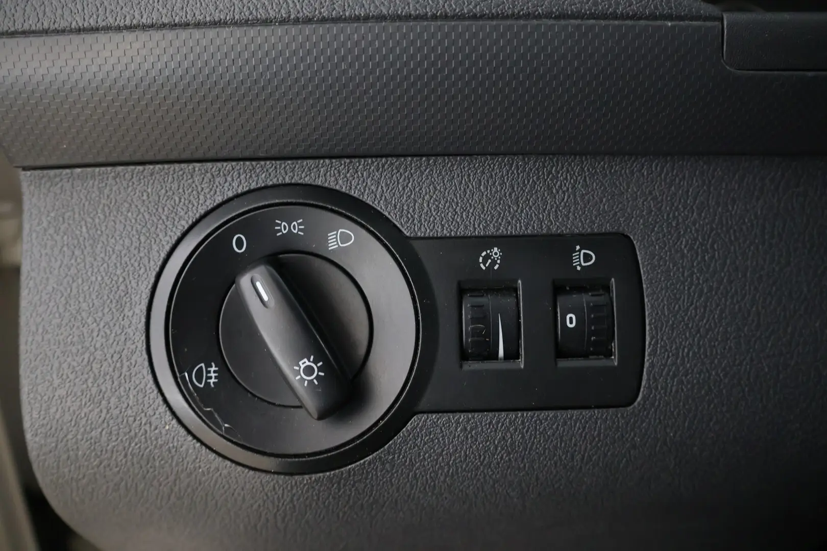 Car Image - 6HHNqcEFU0ZE8crOommRCv
