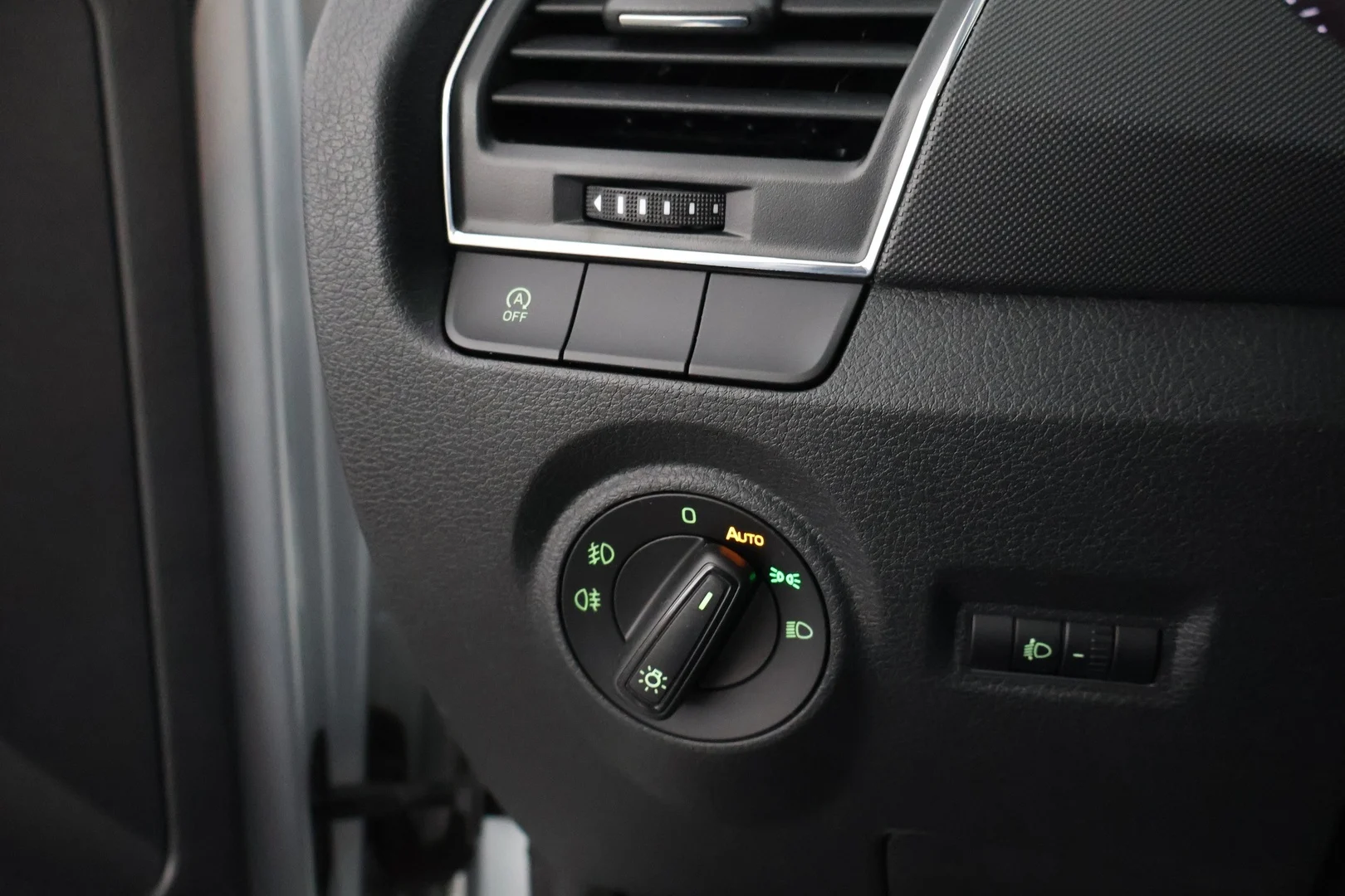 Car Image - 7kMjx4Dv79WuI4WlAObiil