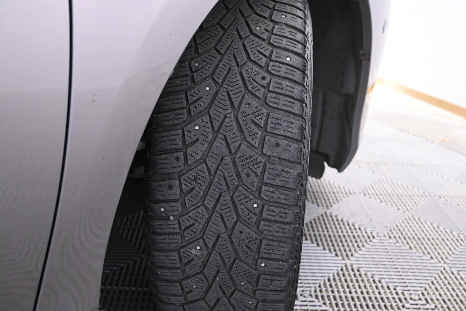 Car Image - Plq1VAdoTmQF0NQ8HYAeH