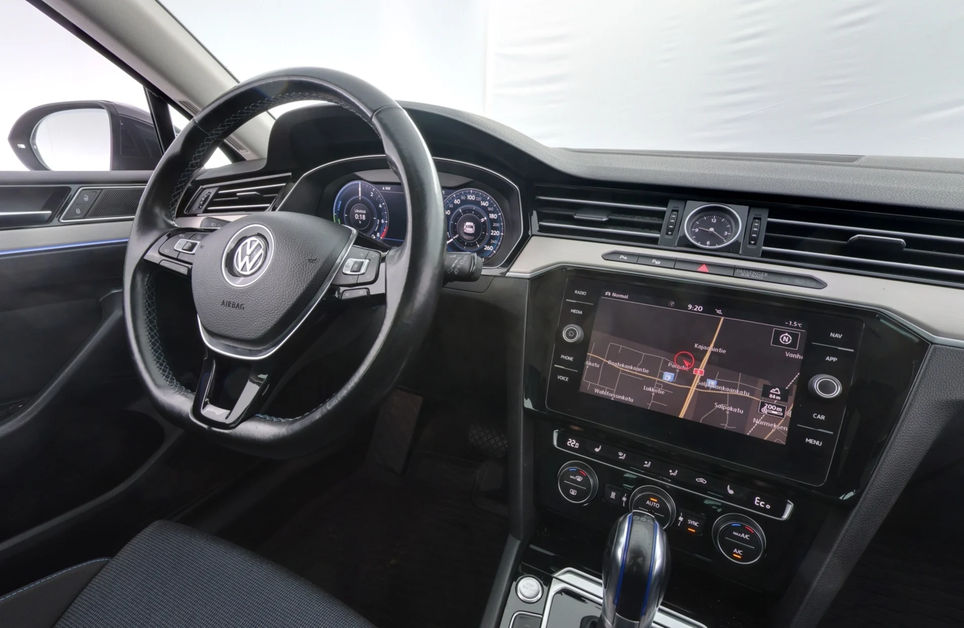 Car Image - 3Ah3UGmBVStEtdoyuvHG1u