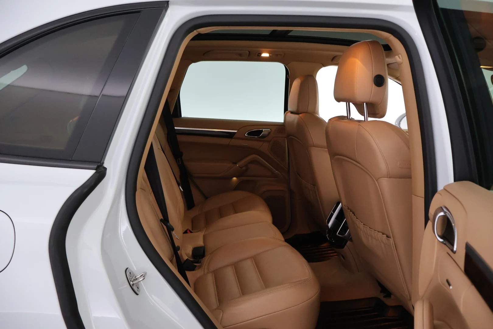 Car Image - 7lLFnzyKG2d8if203TnTPY