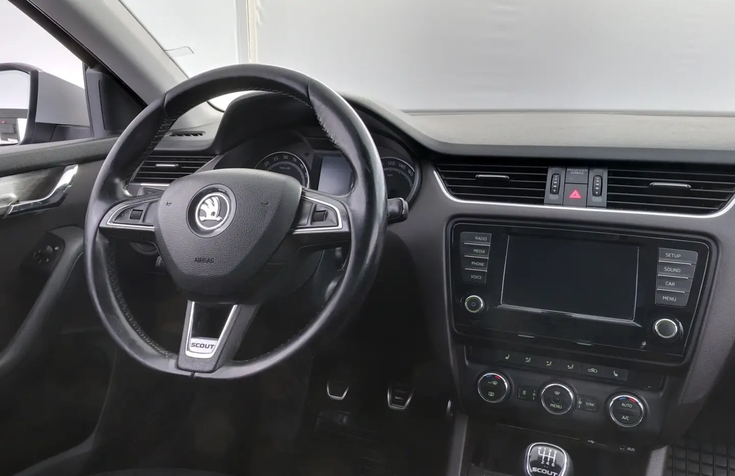 Car Image - 1nAtLMHwYULuf4UWOlViTM