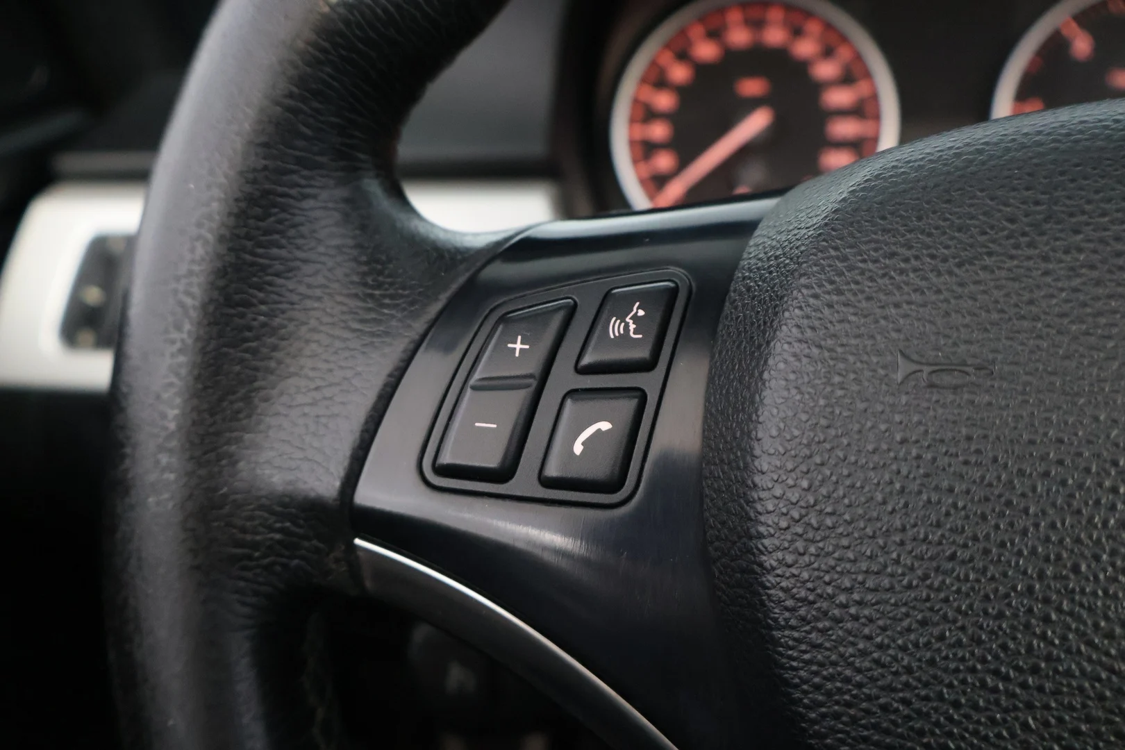 Car Image - 3KypzUSgvEKfoO6W8reJ8f