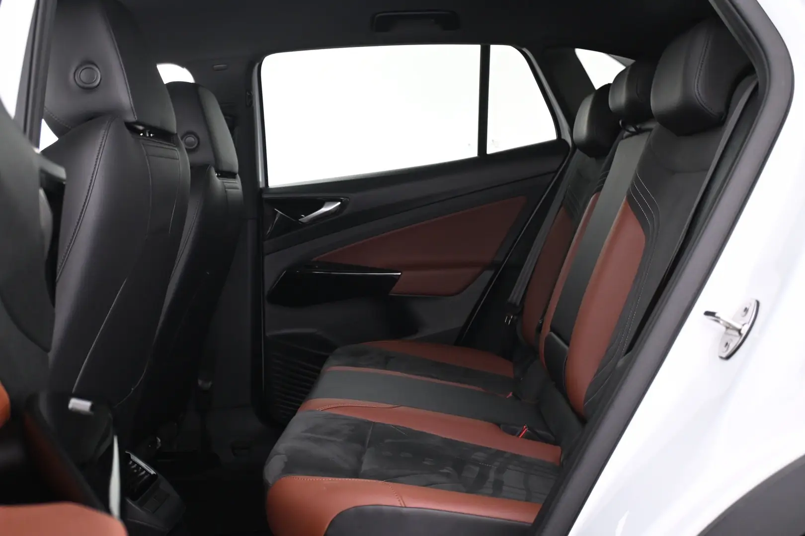 Car Image - 5lceOZENu2wn0EEBevg469