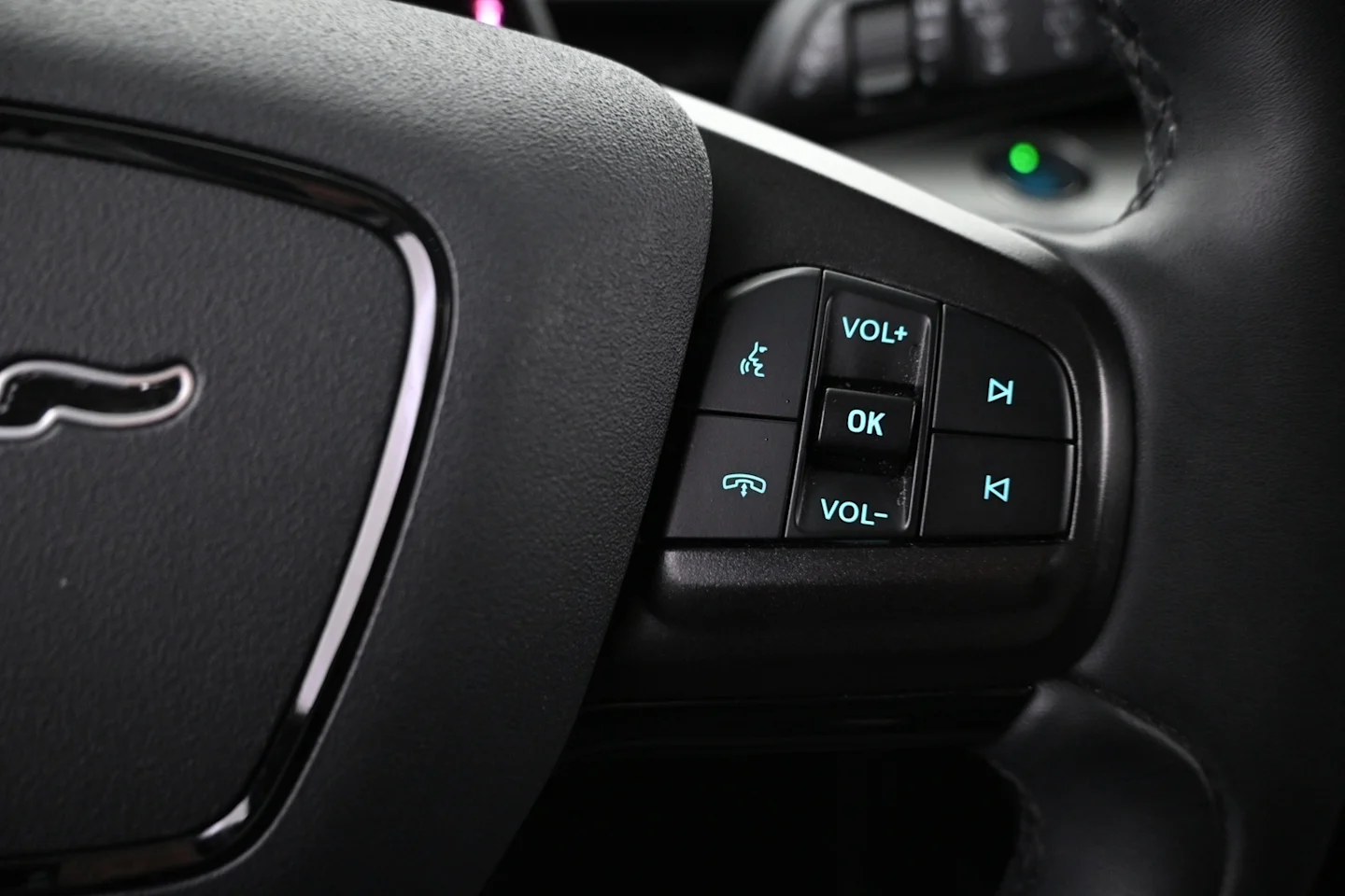 Car Image - 18LVVWT8IEWtmILCXISd4c