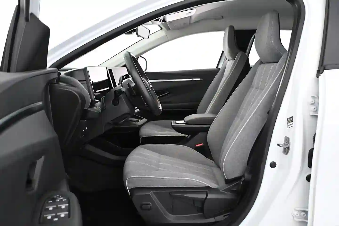 Car Image - 725KKVdHr8xvoeBXhKWeFe