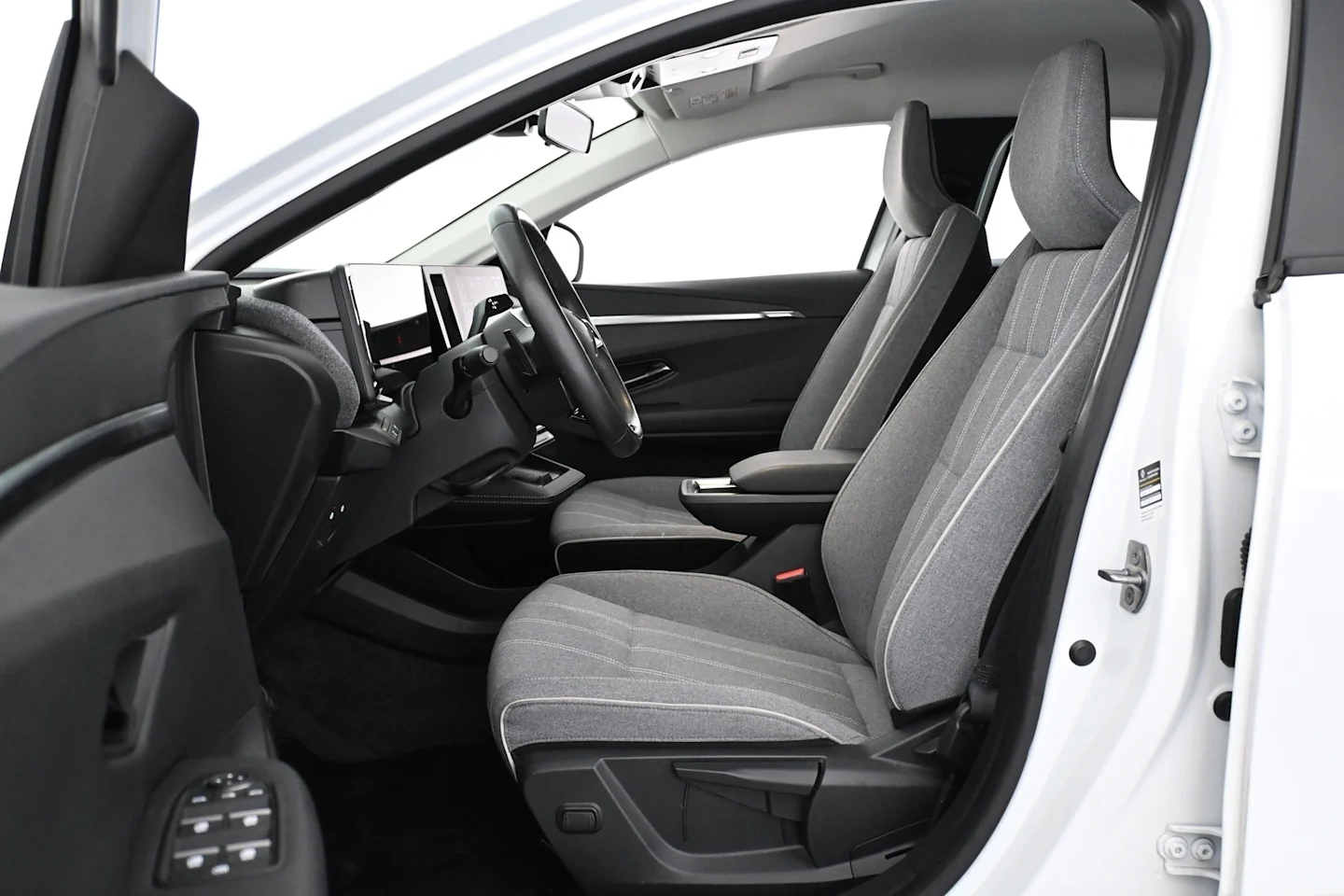 Car Image - 725KKVdHr8xvoeBXhKWeFe