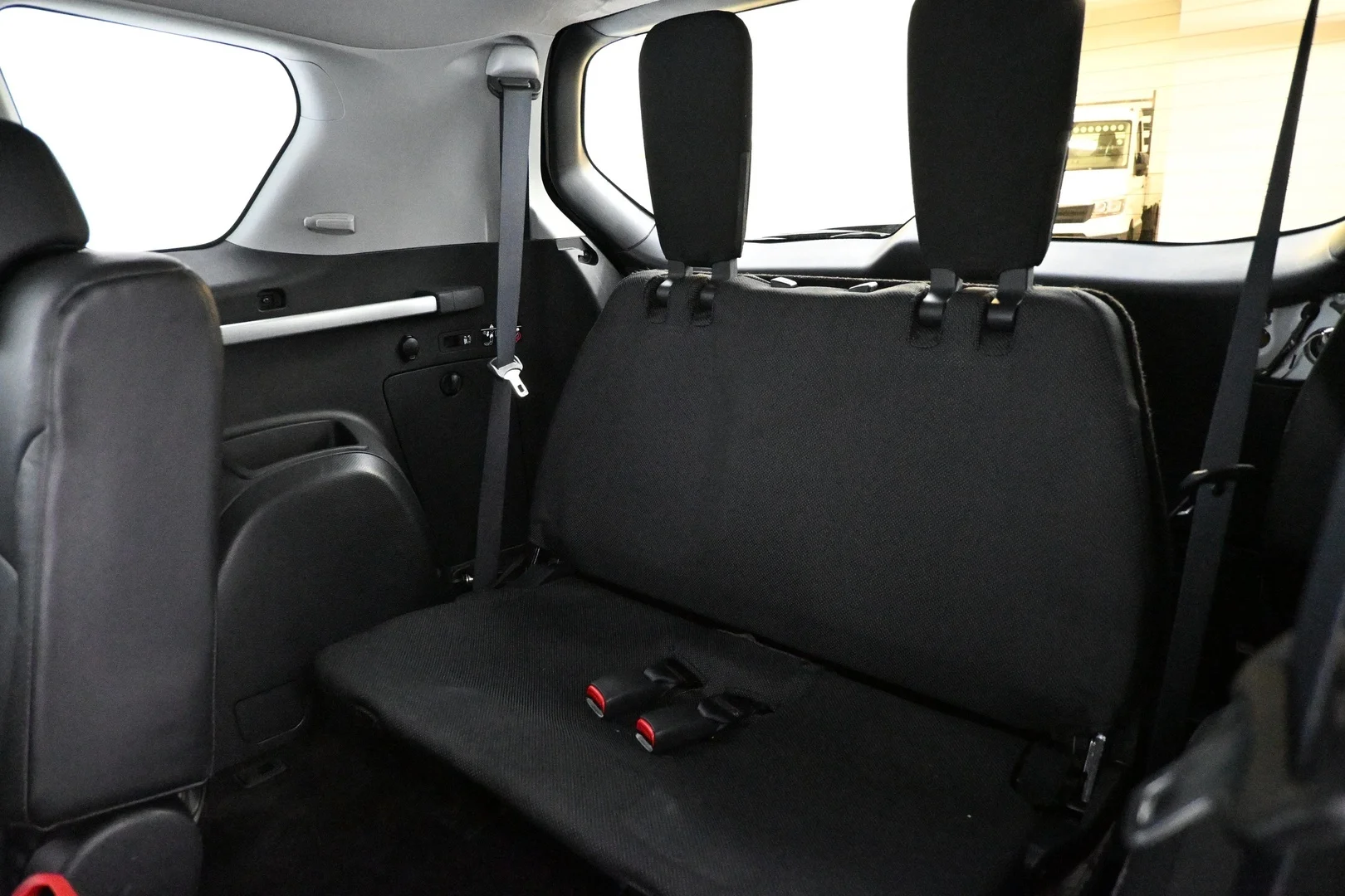 Car Image - 2zYcg4q386FJeocHYpbBi9
