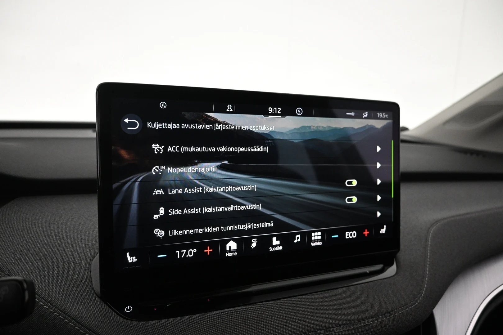 Car Image - 72OIXaNlhvexQblyhyBM9r