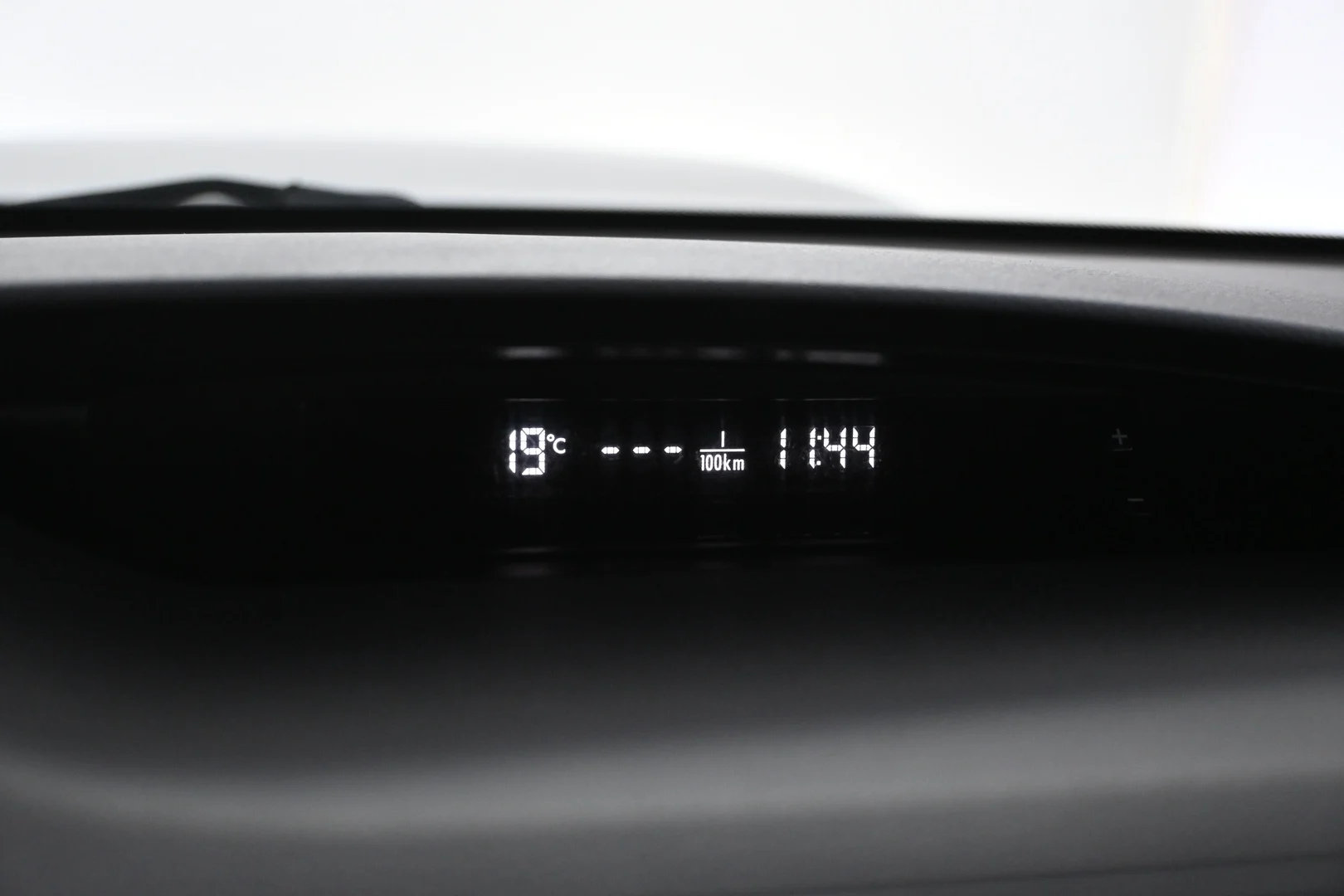 Car Image - Ka4eQhYhxUt00tCb7ZRjV
