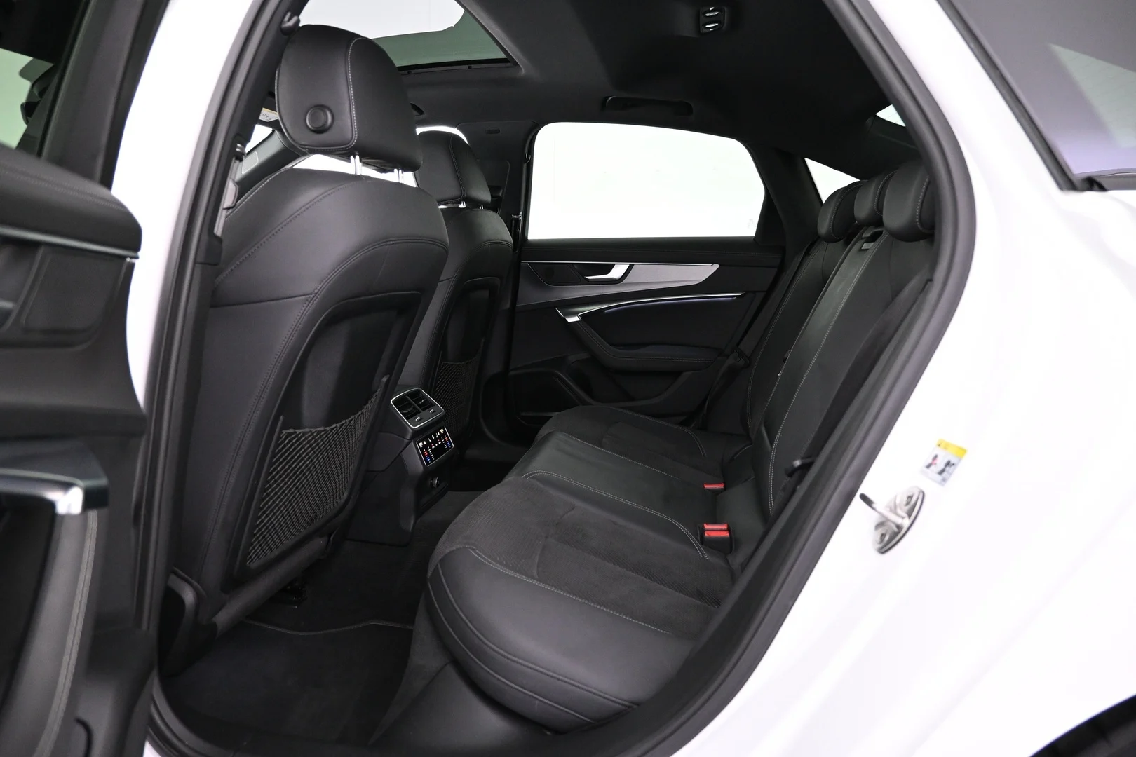Car Image - 6foUfavXgjIg94HUxnKlIX