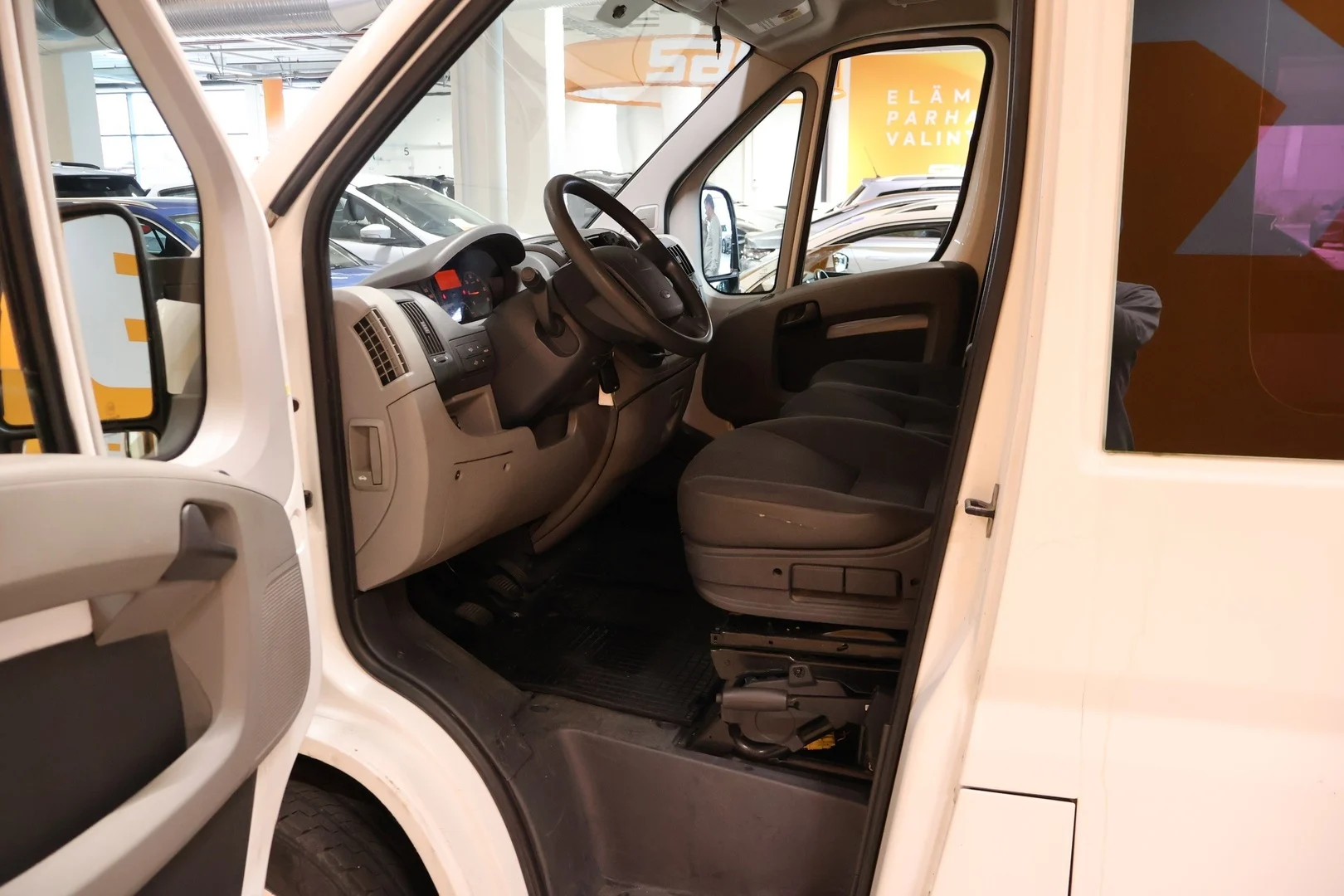 Car Image - 4HXEFafXDOtkP5JmjdZPyu