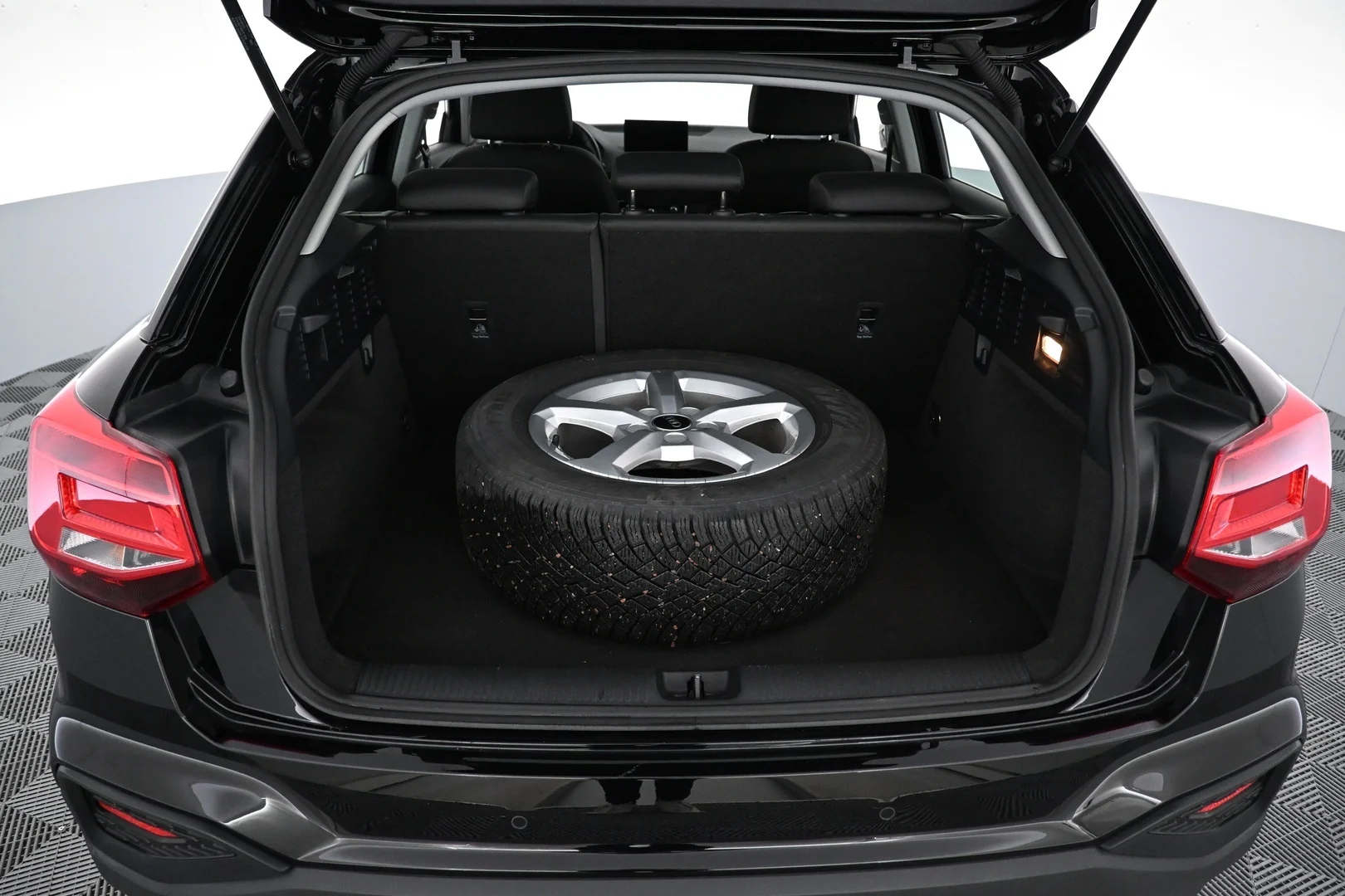 Car Image - 5eiHw89qvPjV2UumczQ2ye