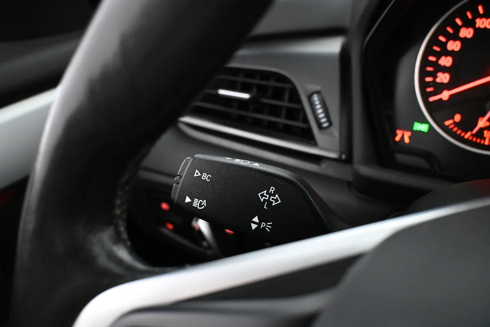 Car Image - 3rKRjIFMn0xga0aad6COtX