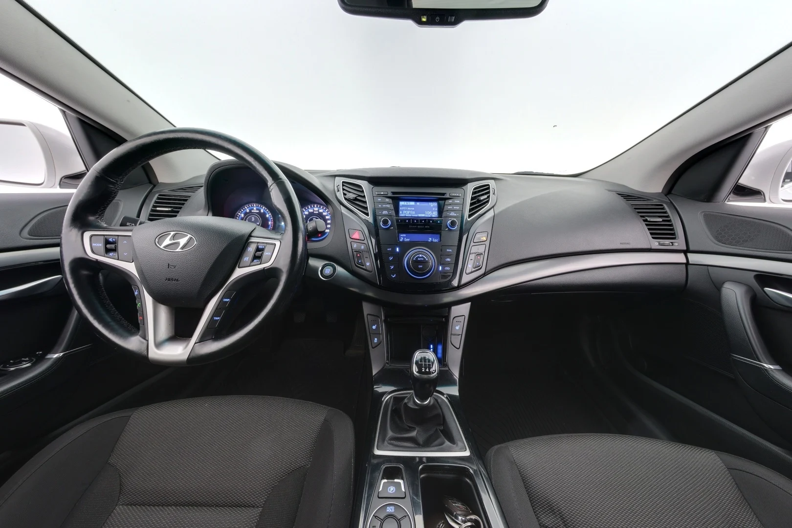 Car Image - 5vBoxhPRz9LqMsinfbBfoB