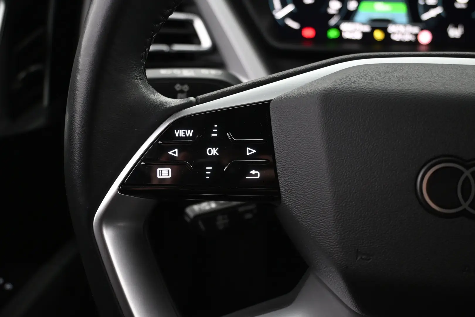 Car Image - 18gJPAwguVAKGDuuC7q7Z2