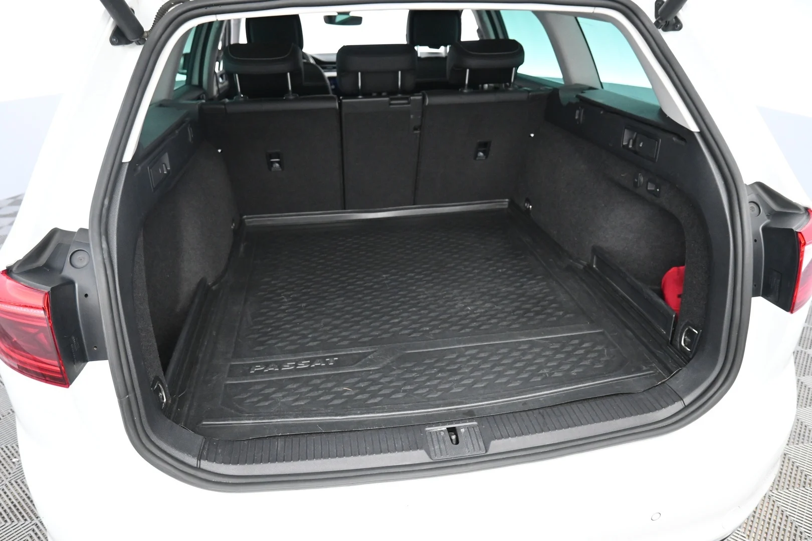 Car Image - 2geqohTM1Z88ld4B2PLO1M