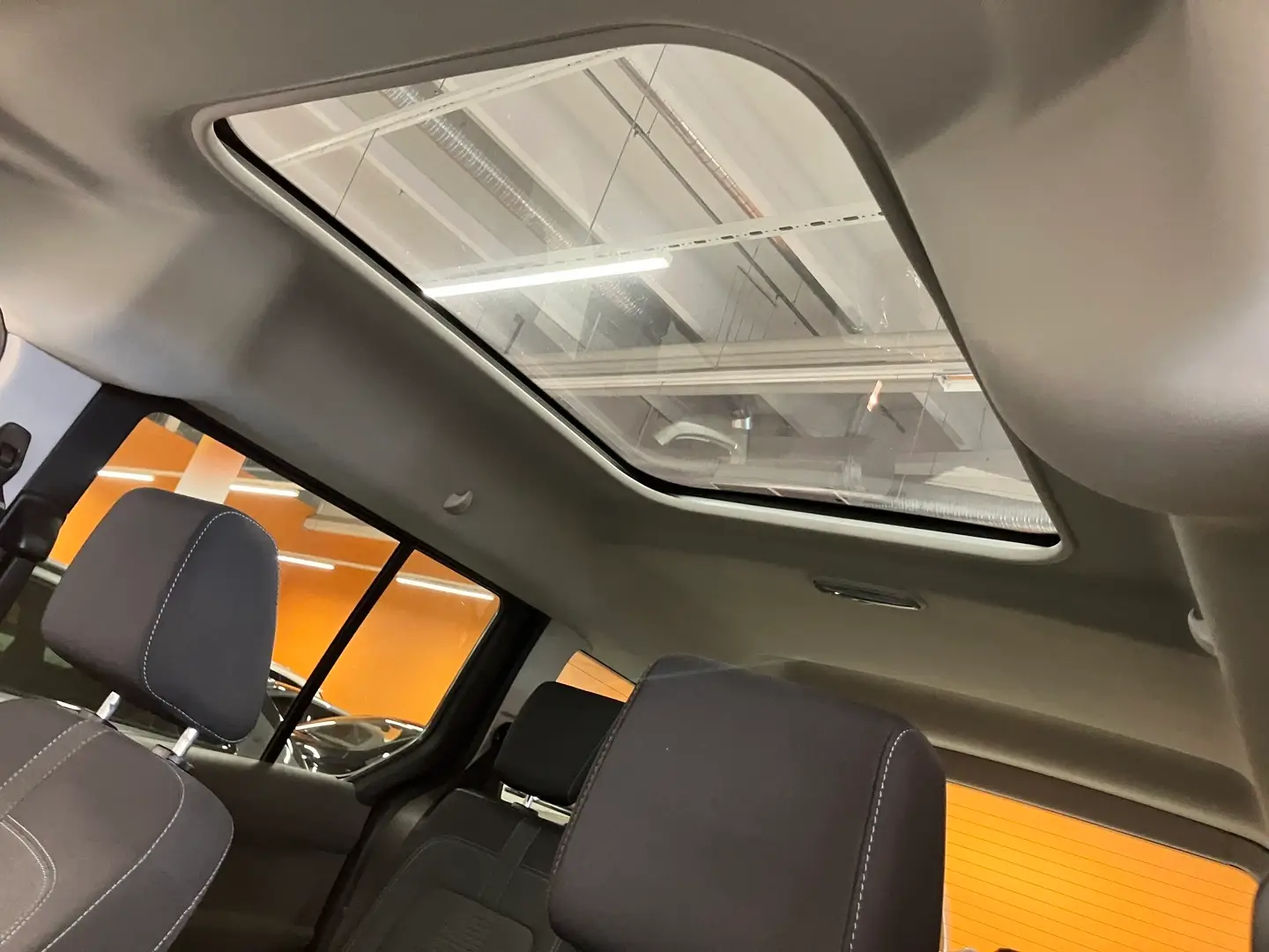 Car Image - 2E3n6sXqiBXlHFiGBiRdoO