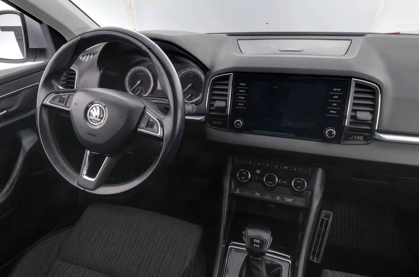 Car Image - 6Wo2fU2hyyGEo6cWGqBxQE
