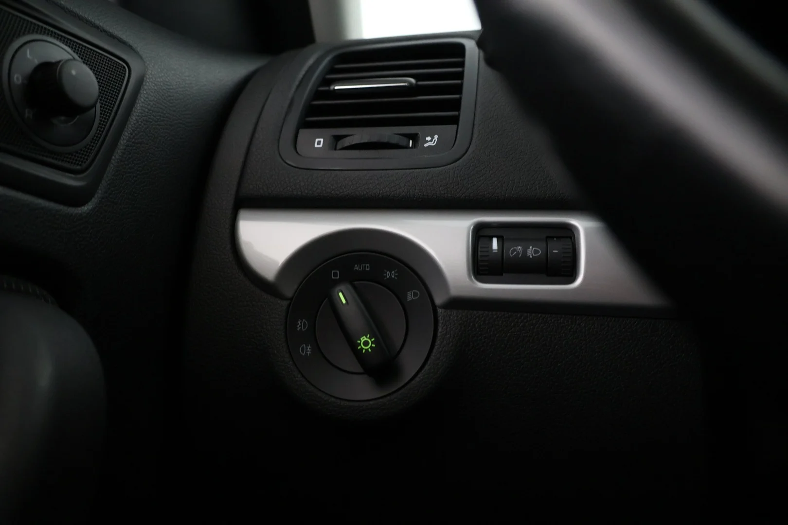 Car Image - 3Y4CwJwX9T6QghTfmIssHI