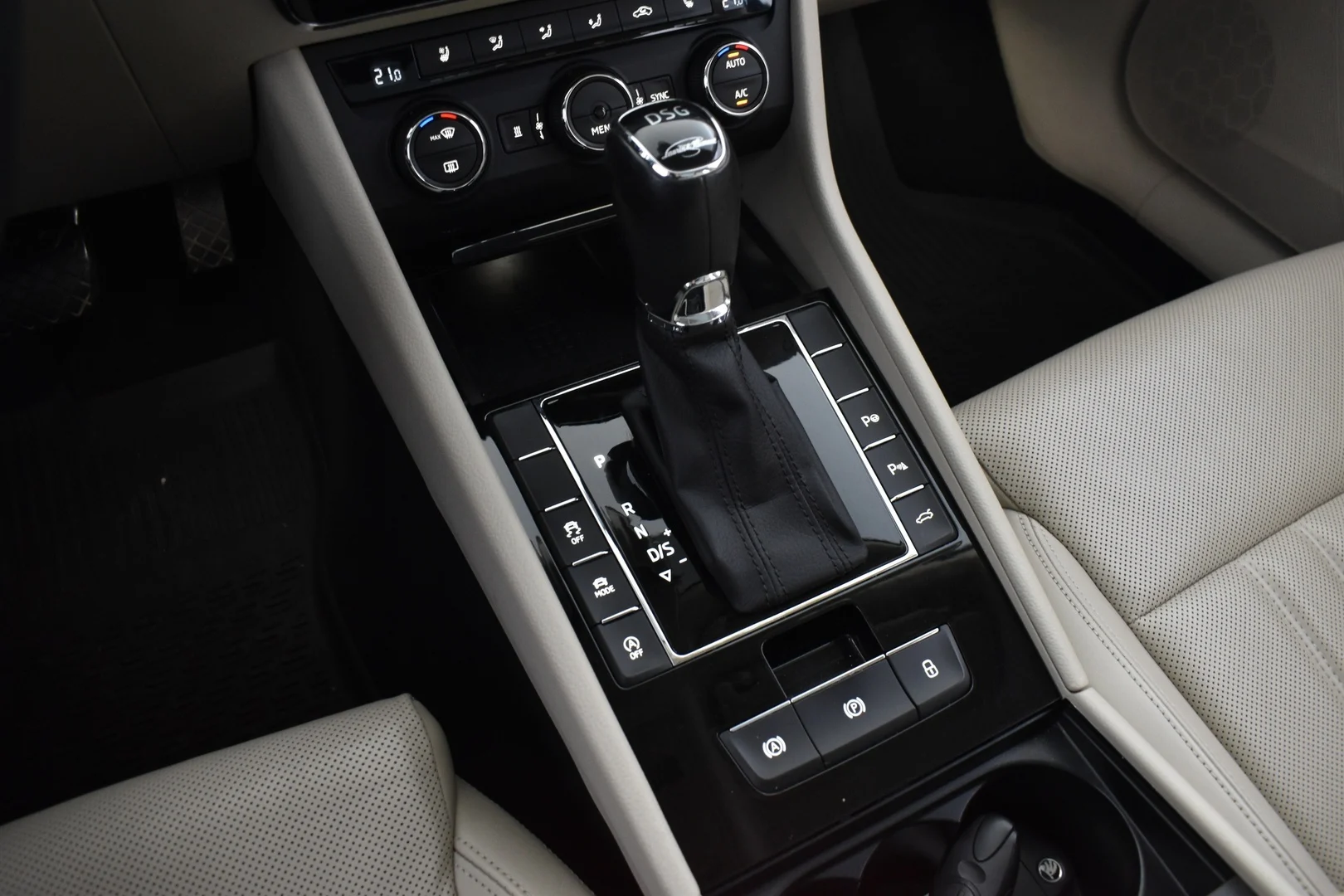 Car Image - 5BBgvfQVmQTs1NqQO1nRbj