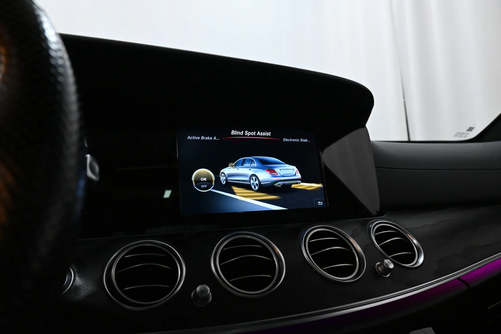 Car Image - 6rJvEPAIaPAJjDsv18Oe7v