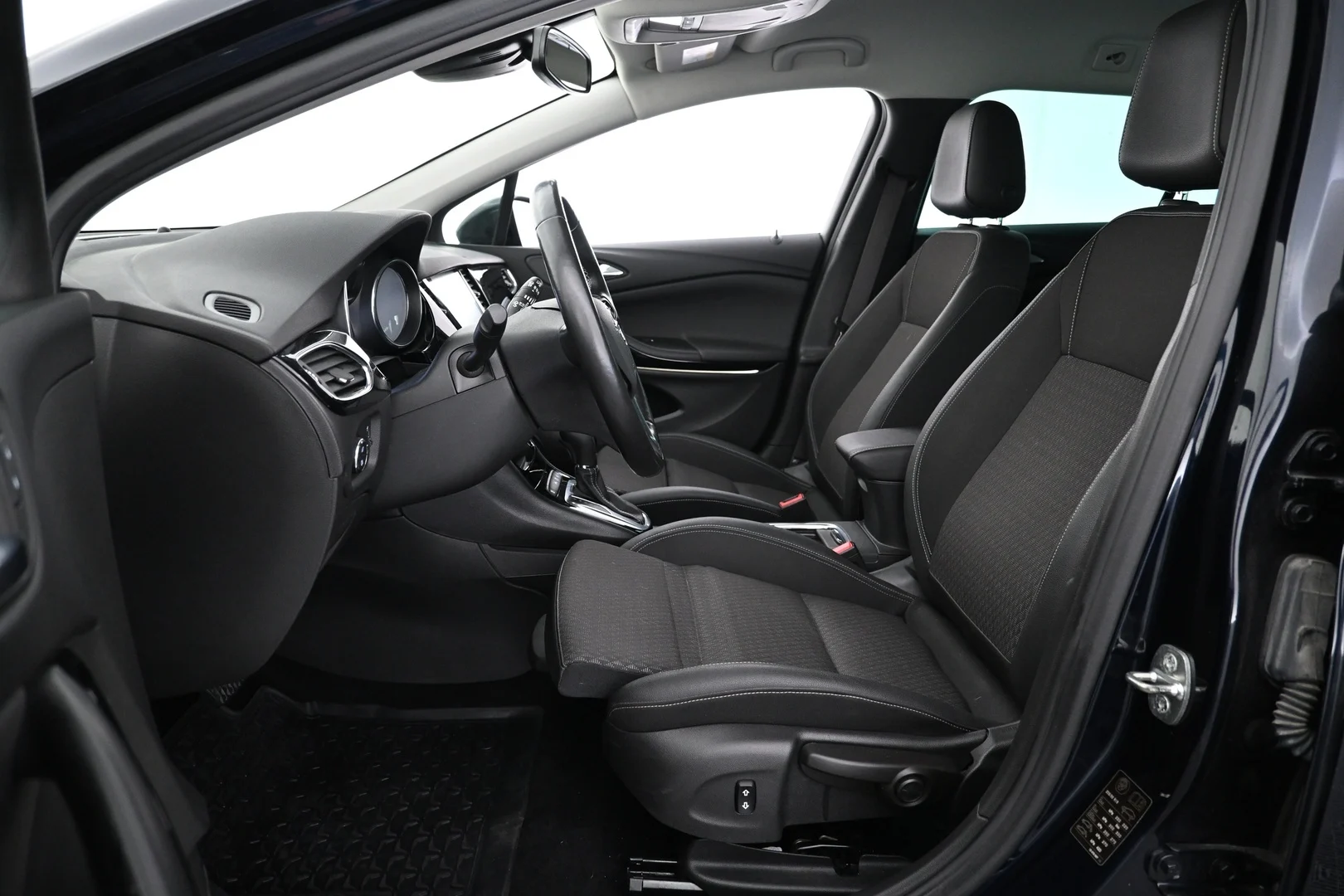 Car Image - 4NbM6RatOv9nRi6ngyDdSm