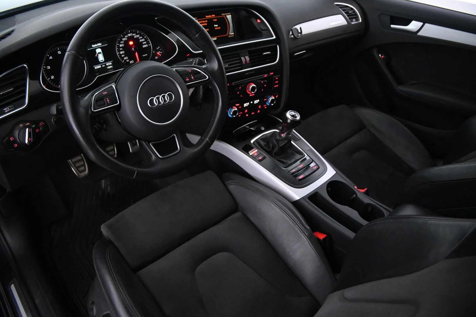 Car Image - 7sqYYRPhA4yKvGJCcc15Z8