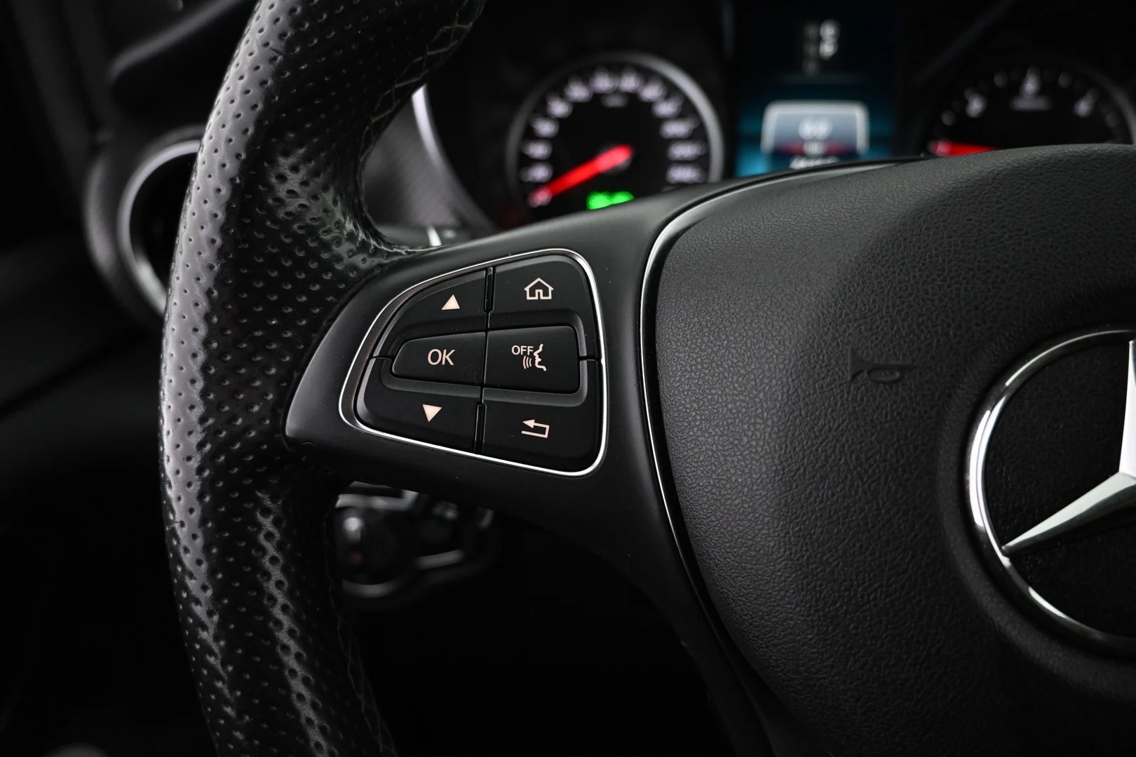 Car Image - 3dJQzMRDkE4d75F2QFRTxd