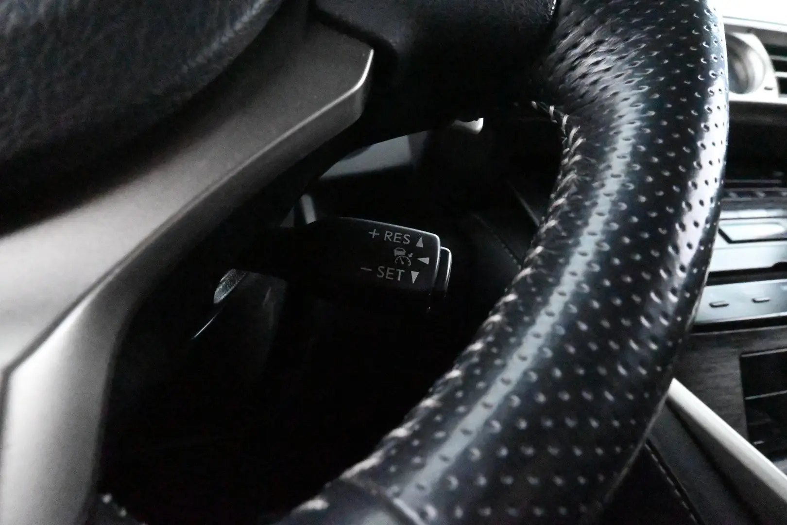 Car Image - 5cdfKnvp4X3Xl17ziRcAVs