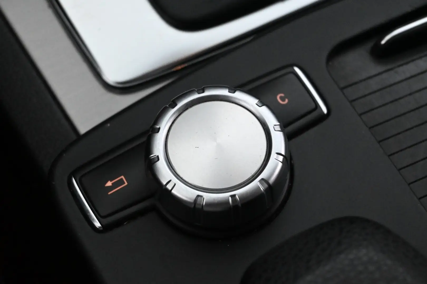 Car Image - 4J4ic9ndNA8BPlkPSetw9P