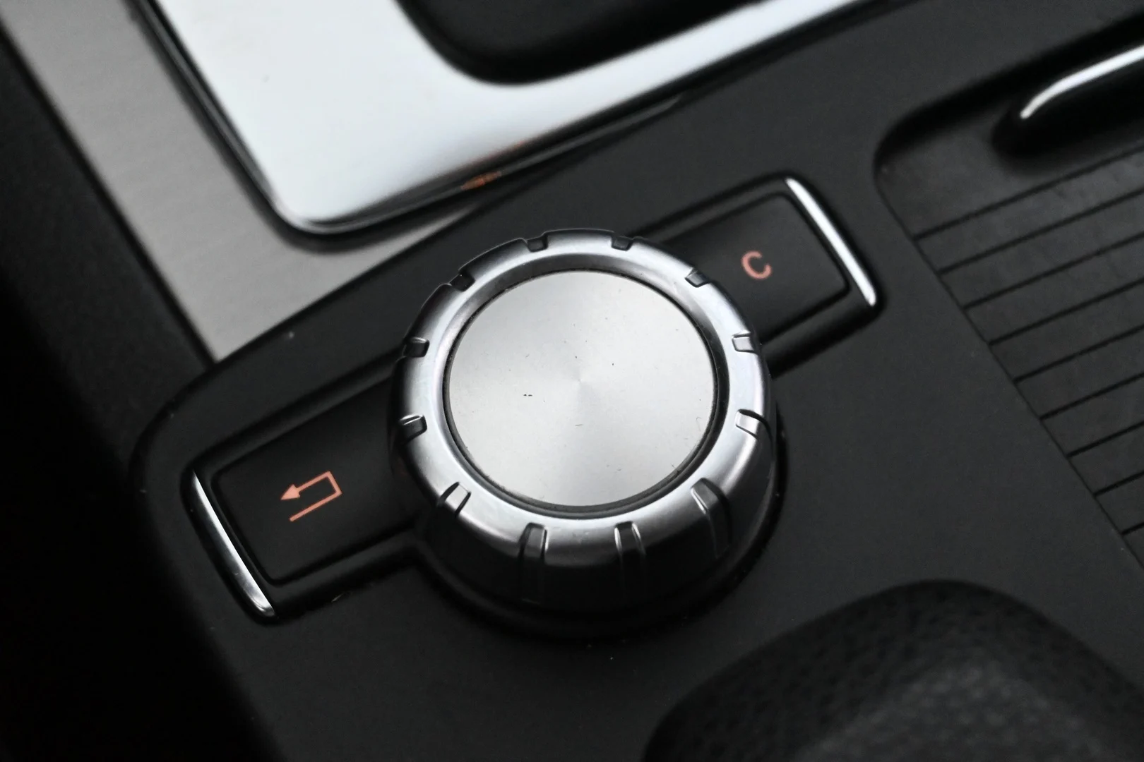 Car Image - 4J4ic9ndNA8BPlkPSetw9P