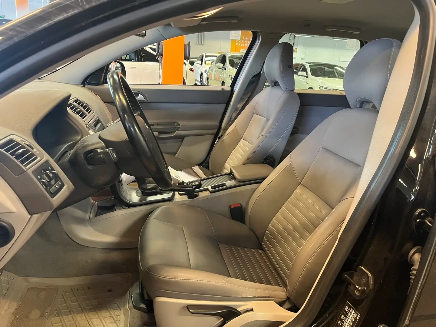 Car Image - 2F7VBzdeGaAuErJL4rkKyt