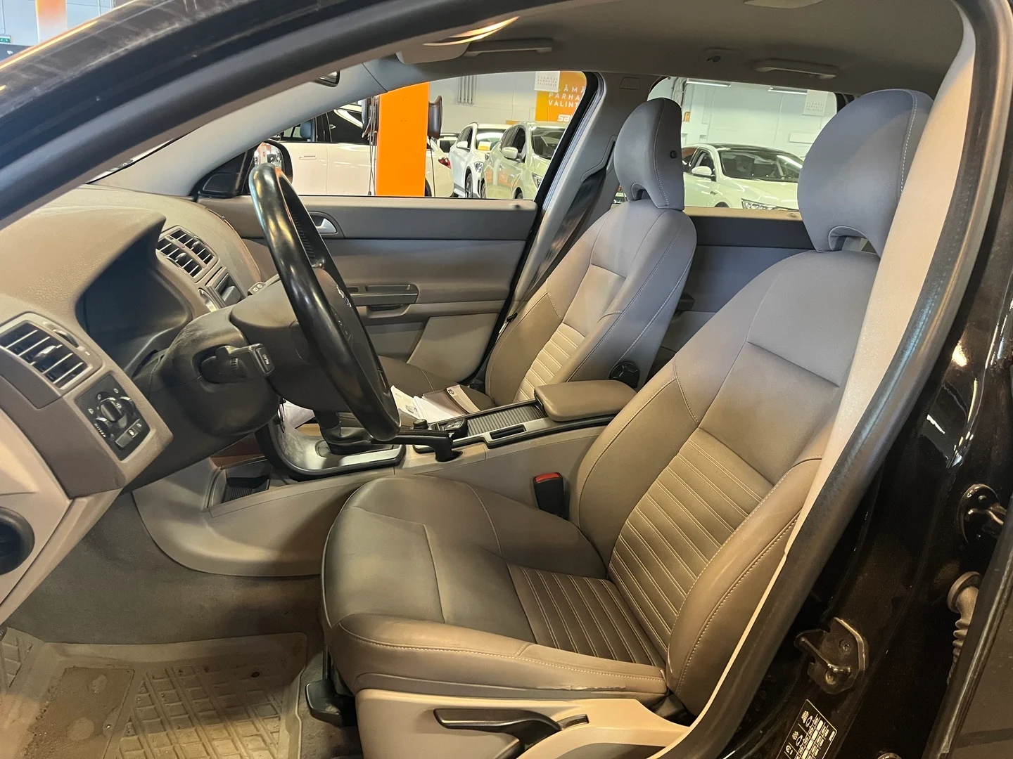 Car Image - 2F7VBzdeGaAuErJL4rkKyt
