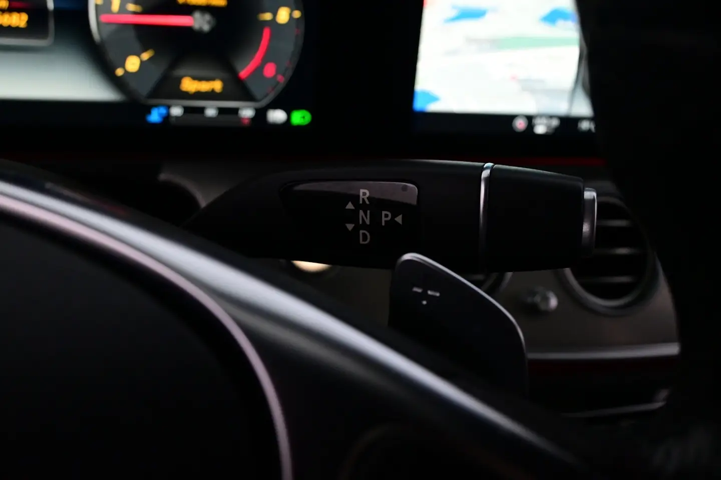 Car Image - 2F7RcurpM45RCFkMB1XRli