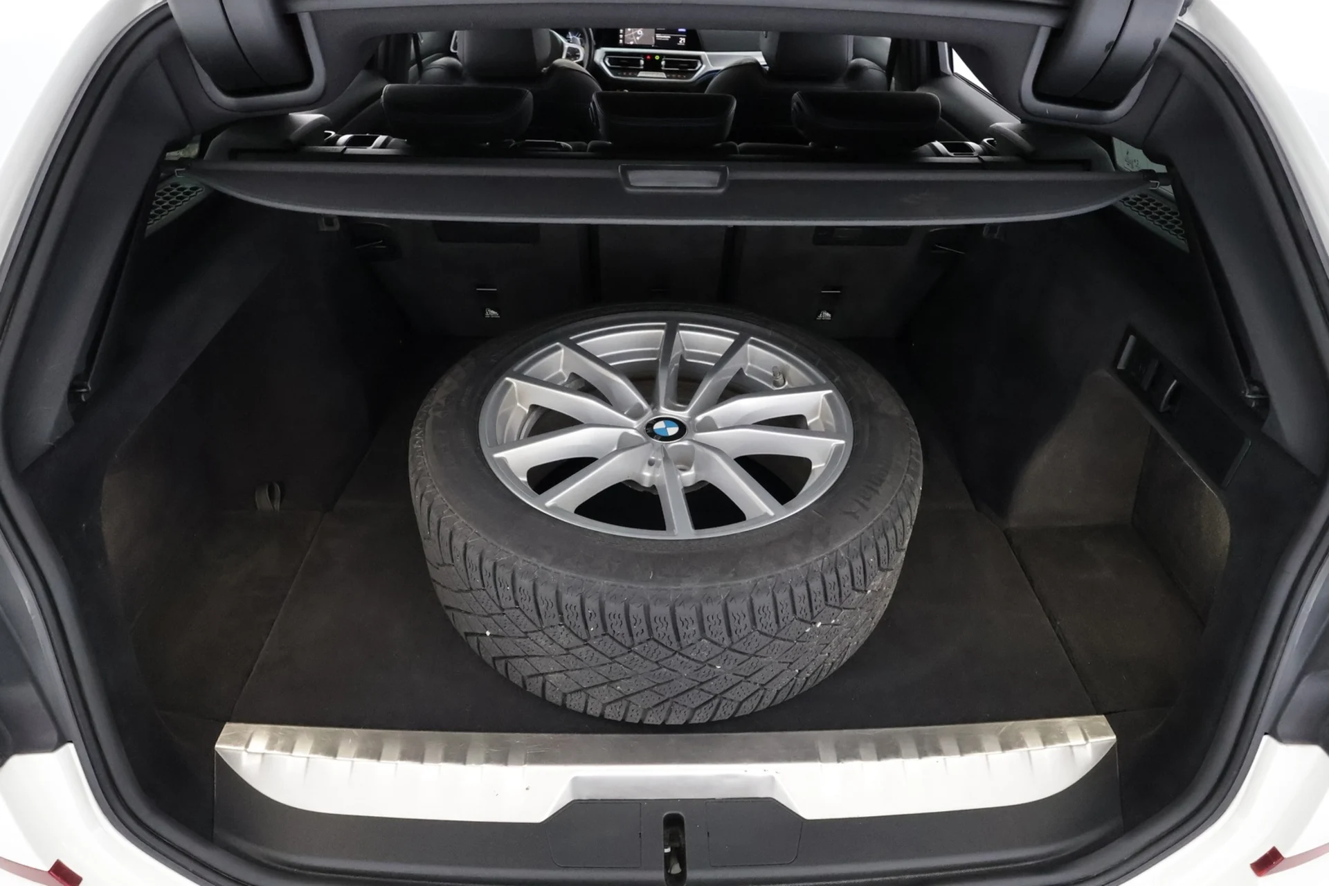 Car Image - 7LEbXpDgJxY52W85KfBiWU
