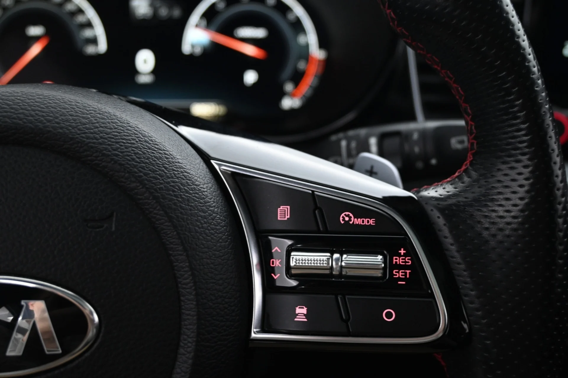 Car Image - mr4hubhrH98AgNowZc5Sc