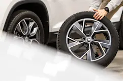 Miten valita oikeat kesärenkaat autoon? – Saka Finland Oy