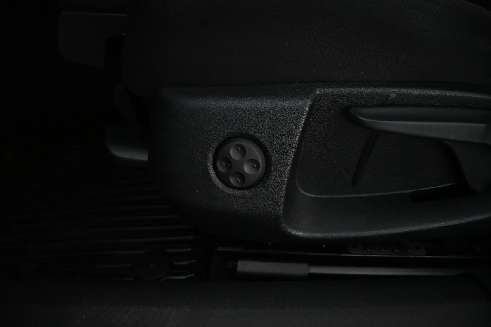 Car Image - 4vvQ2VLuYPqx6s87L23gSw